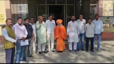 हनुमानगढ़: टाउन में नगर परिषद द्वारा संत शांतिनाथ डेरे को तोड़ने के विरोध में भाजपा कार्यकर्ताओं ने जंक्शन में SDM को सौंपा ज्ञापन