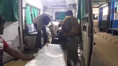 बेगूसराय: तारा बरियारपुर में सड़क दुर्घटना में बाइक सवार युवक एवं राहगीर महिला हुए घायल, दोनों अस्पताल में भर्ती