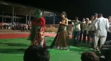 रंग पंचमी पर खरगापुर में बुन्देलखण्डी परम्परानुसार बडी धूमधाम से मनाया गया फागोत्सव रंगोत्सव का कार्यक्रम । रंग, गुलाल  और राई नृत्य में रात भर मस्त रहे फगवारे । खूब गाई गयी रस भरी फागें ।रंग,भंग तरंग का अनोखा संगम ।