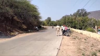 बूंदी: शहर के बाईपास रोड पर यातायात नियमों का उल्लंघन करने वाले 15 वाहन चालकों के काटे गए चालान