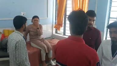 लखीसराय: बाईपास स्थित मंडल कारा के पीछे स्कूटी से गिरकर एक युवती हुई बुरी तरह ज़ख्मी, इलाज के लिए सदर अस्पताल में भर्ती