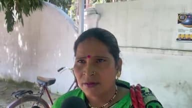 बरेली: बरेली:इज्जतनगर थानाक्षेत्र के मठलक्ष्मीपुर की रहने वाली महिला ने दबंगों पर लगाया गाली गलौज व धमकी देने का आरोप