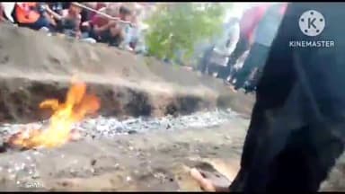 आगर: ग्राम सिरपोई में महाकली मंदिर में धधकते अंगारों पर चले ग्रामीण, वर्षों से चली आ रही परंपरा