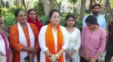 बड़गांव: महिला खिलाड़ी से रेप के आरोपी की जल्द गिरफ्तारी की मांग को लेकर विहिप दुर्गावाहिनी ने कलेक्ट्रेट पर किया प्रदर्शन