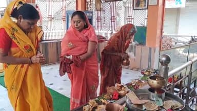 खुरई: खुरई शहर सहित ग्रामीण क्षेत्रों के देवी मंदिरों में शीतला अष्टमी पर बड़ी संख्या में पूजा करने के लिए पहुंचे श्रद्धालु