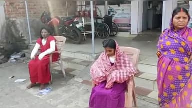 बगोदर: बगोदरडीह मोहंडरा में गैस सिलेंडर से पति-पत्नी समेत तीन झुलसे, एक की स्थिति गंभीर