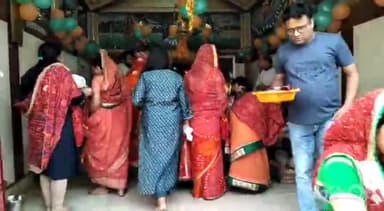 कटिहार: बड़ा बाजार स्थित शीतला मंदिर में मनाई गई शीतलाष्टमी, श्रद्धालुओं ने की पूजा-अर्चना