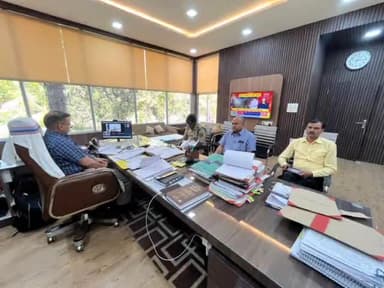 अंबिकापुर: रेंज स्तरीय पुलिस अधीक्षकों व राजपत्रित अधिकारियों की आईजी सरगुजा ने अपराध समीक्षा हेतु ली वर्चुअल मीटिंग