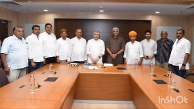 जैसलमेर: भाजपा जिला अध्यक्ष जैसलमेर के नेतृत्व में शिष्टमंडल ने रेल मंत्री से दिल्ली में की भेट जैसलमेर  में रेल सेवाओ केविस्तार