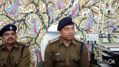 जमुई: मंझवे बालू घाट से अवैध बालू लदे 11 ट्रकों और चार ट्रैक्टरों को पुलिस ने किया जब्त, एक चालक गिरफ्तार