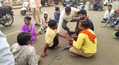 गुना नगर: महावीरपुरा गौशाला से 16वे दिन शुरू हुई दिव्यांगो की स्वाभिमान पदयात्रा, शासन की उपेक्षा से बढ़ रहा दिव्यांगों में आक्रोश