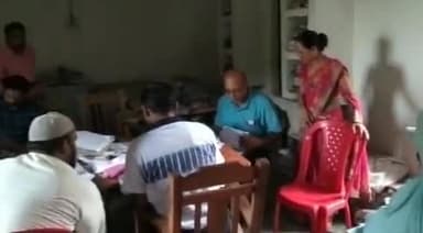 जलालगढ़: प्रखंड संसाधन केंद्र जलालगढ़ में प्रखंड शिक्षा पदाधिकारी की देखरेख में बांटी गई कृमि नाशक दवा