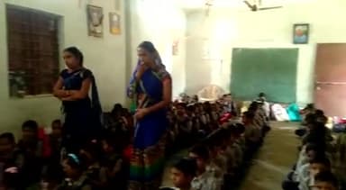 सरस्वती शिशु मंदिर देवनगर पुराना मैं हर शनिवार एवं मंगलवार को श्री वीर हनुमान जी महाराज  चालीसा पाठ का आयोजन किया जाता स्टाफ के समस्त लोग शामिल होकर करते हनुमान चालीसा