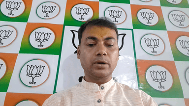 पलटू राम फिर पलट गए और #तेजश्वी यादव सीबीआई के रेड से डर क्यों रहे हैँ अगर वे ईमानदार हैँ तो उन्हें जाँच करने दें न