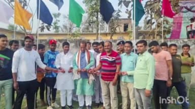 नरकटिया: पूर्व मंत्री श्याम बिहारी प्रसाद ने बंशीधर उच्च विद्यालय के खेल मैदान में फुटबॉल टूर्नामेंट का किया उद्घाटन