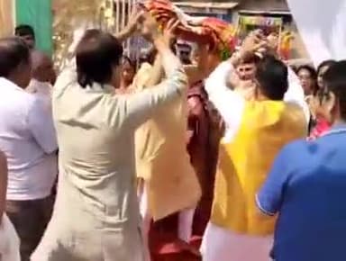 राजगीर: नौलखा मंदिर से पूरे गाजे-बाजे के साथ जैन श्रद्धालुओं के द्वारा निकाली गई शोभा यात्रा, झूमे श्रद्धालु