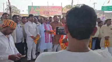 ज्ञानपुर: गोपीगंज नगर में पूर्व उप मुख्यमंत्री दिनेश शर्मा का किया गया स्वागत