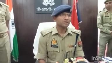 आगरा: बिजली घर स्थित जीआरपी पुलिस ने बरामद किये चोरी और गुमशुदा 305 मोबाइल,शातिर चोर भी गिरफ़्तार,जानकारी देते एसपी मुस्ताक।