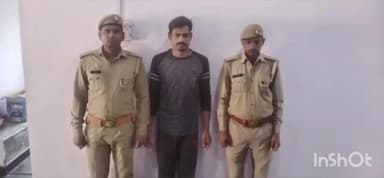 एटा: थाना रिजोर पुलिस ने शिकोहाबाद रोड से चेकिंग के दौरान जिला बदर अभियुक्त को तमंचे के साथ पकड़ा, भेजा जेल