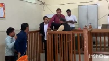 आगरा: एमजी रोड स्थित जिला मुख्यालय में अपर नगर मजिस्ट्रेट की कोर्ट में अधिवक्ता और पक्षकार में मारपीट, वीडियो हुआ वायरल