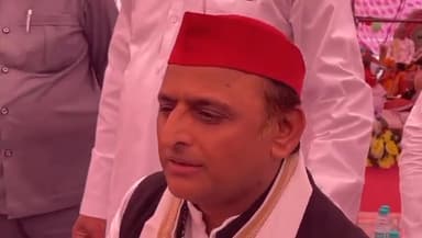 "2024 का चुनाव महत्वपूर्ण है। इसलिए महत्वपूर्ण है क्यों कि उत्तर प्रदेश को देश की दिशा तय करनी है।

उत्तर प्रदेश ने ही प्रधानमंत्री बनाए हैं और आज उत्तर प्रदेश को पीछे छोड़ दिया।