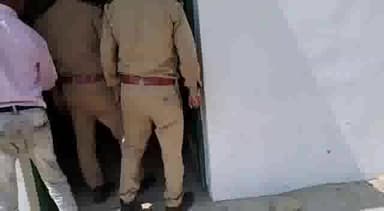 सलोन: छतोह के प्राथमिक विद्यालय गोपालीपुर में समरसेबल व छत के 2 पंखे खोल ले गये चोर, पुलिस जांच में जुटी