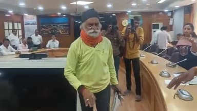 लखनऊ एलडीए अधिकारी डी.के. सिंह ने जनता सुनवाई के दौरान एक बुजुर्ग को थप्पड मारकर बेइज्जत कर भगाया
रिपोर्टरअंशू गुप्ता