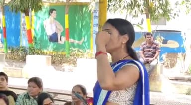 मंदसौर: दशपुरकुंज गार्डन में 26 सूत्री मांगों को लेकर आंगनबाड़ी कार्यकर्ता व सहायिकाओं की हड़ताल जारी