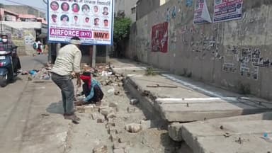 मथुरा: BSA रोड के समीप बनाए जा रहे अमूल बिक्री उत्पादन आउटलेट को जगह कम होने के कारण क्षेत्र वासियों ने कराया बंद