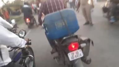 गोंडा: सोनवरसा के पास विधायक निधि से बने सरदार पटेल स्मृति द्वार का MLA व सांसद प्रतिनिधि की मौजूदगी में हुआ लोकार्पण