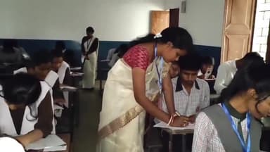 लोहरदगा: कस्तूरबा बालिका विद्यालय में परीक्षार्थियों ने अंधेरे में दी परीक्षा, डीसी की फटकार के बाद विद्यालय में मची हाय तोबा