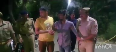 दादरी: सेक्टर-41 चौराहे के पास चेकिंग के दौरान पुलिस की बदमाश से हुई मुठभेड़,  बदमाश के पैर में लगी गोली