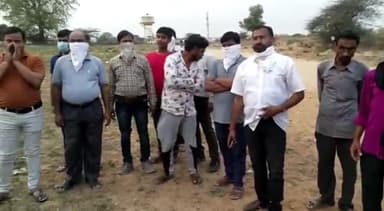 सवाई माधोपुर: जिला अस्पताल के पीछे नीमली रोड पर फेंके जा रहे हैं मृत मवेशी, दुर्गंध के कारण स्थानीय लोगों को होती है परेशानी