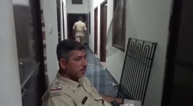 बड़गांव: सवीना थाना क्षेत्र में पत्नी की हत्या का आरोपी गिरफ्तार, शक के चलते सिलेंडर मारकर की थी हत्या