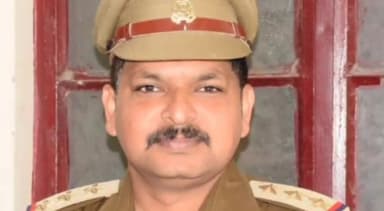 हसनपुर: आदमपुर के थाना प्रभारी बने इंस्पेक्टर वरुण कुमार, राम प्रकाश शर्मा को भेजा गया पुलिस लाइन