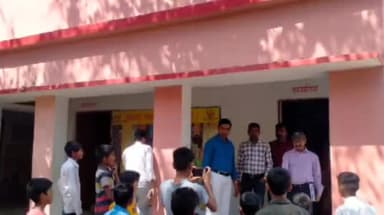 पटोरी: हेतनपुर पंचायत में चल रहे विकास कार्यों का पटोरी प्रखंड विकास पदाधिकारी ने किया निरीक्षण