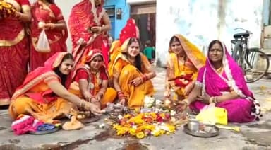 मंदसौर: के सम्राट मार्केट सहित जिले भर में जीवन की बिगड़ी दशा सुधारने के लिए दशा माता की पूजा अर्चना दुल्हन की तरह हुई तैयार महिल