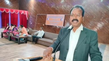 लोहरदगा: अधिकार के साथ कर्त्तव्यबोध मजदूरों को भी सीखना जरुरी : आंगनबाड़ी कर्मचारी संघ प्रदेश संगठन मंत्री रामचंद्र गोप