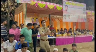 हसनपुर: सैदनगली में चल रहे कौशिक क्रिकेट टूर्नामेंट के फाइनल मैच में विजेता टीम को ₹21 हजार की धनराशि देकर किया गया सम्मानित