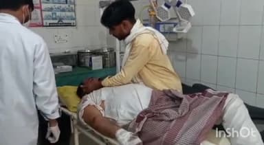 मुरादाबाद: दलपतपुर में दवा लेने जा रहे युवक को तेज रफ्तार कार ने मारी टक्कर, घायल युवक को ज़िला अस्पताल में कराया गया भर्ती