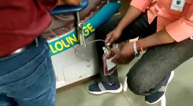 बोरवेल में गिरकर खत्म हुए नन्हें से बालक #लोकेश को जन चेतना मंच के धर्मेन्द्र पाटीदार ने रक्तदान कर दी श्रद्धांजलि !