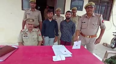 जलेसर: चोरी की घटना में वांछित चल रहे दो अभियुक्तों को आगरा चौराहा से पुलिस ने किया गिरफ्तार, चोरी का लैपटॉप व मोबाइल हुआ बरामद