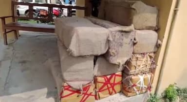 हरलाखी: उमगांव में पुआल की ढेर में छिपाकर रखी गई 1500 बोतल शराब को पुलिस ने किया जब्त