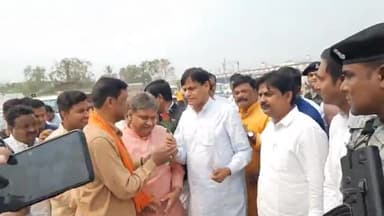 सासाराम: केंद्रीय गृह राज्य मंत्री नित्यानंद राय पहुंचे सासाराम के पोस्ट ऑफिस चौराहा, भाजपा कार्यकर्ताओं ने किया भव्य स्वागत