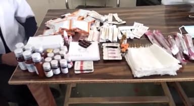 रायबरेली: शहर के मामा चौराहे के पास कूड़े के ढेर में जलाई गई ₹12 लाख की दवाइयों के मामले की जांच में दोषी मिली कई एजेंसियां