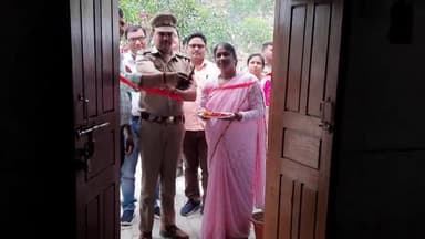 गोंडा: उच्च प्राथमिक विद्यालय इटियाथोक प्रथम में आर्ट एवं क्राफ्ट प्रदर्शनी का हुआ आयोजन, थाना प्रभारी निरीक्षक ने किया उद्घाटन