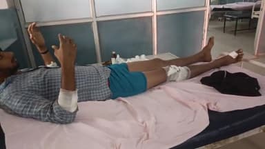 मथुरा: पुरानी रंजिश को लेकर परिवार के लोगों ने नौहझील के रास्ते में पीड़ित के साथ की मारपीट, घायल पीड़ित अस्पताल में भर्ती