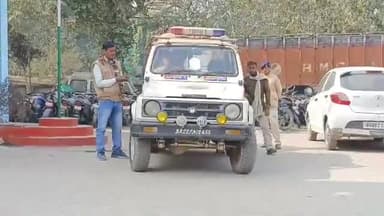 बेतिया: सिकटा बॉर्डर सहित विभिन्न इलाकों में बेतिया पुलिस ने की छापेमारी, 16 अभियुक्तों को किया गिरफ्तार