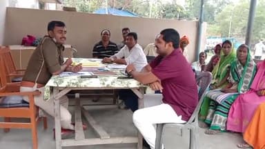 परबत्ता: प्रखंड क्षेत्र के विभिन्न थानों में लगी जनता दरबार, पहुंचे फरियादो की पदाधिकारियों ने सुनी फरियाद