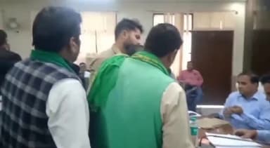 नवाबगंज: तहसील सभागार नवाबगंज में तहसील दिवस के अवसर पर सुनी गईं फरियादियों की समस्याएं